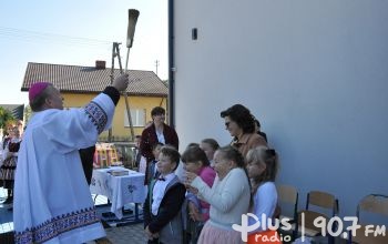 Bp Piotr Turzyński poświęcił nową szkołę w Woli Załężnej