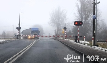 Będzie bezpieczniej na przejazdach kolejowo-drogowych w Opocznie i Stąporkowie