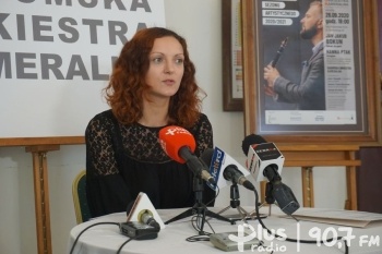 Natalia Dąbrówka przez kolejne 5 lat będzie kierowała radomską orkiestrą