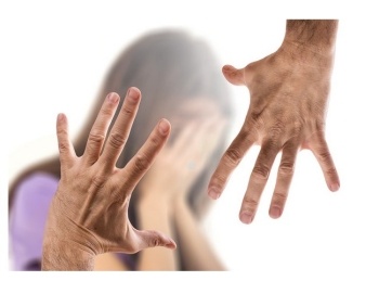 Skuteczniej pomagać ofiarom przemocy domowej