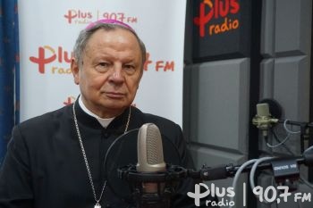 Bp Henryk Tomasik prosi o wspieranie mediów diecezjalnych: Gościa Niedzielnego i Radia Plus Radom