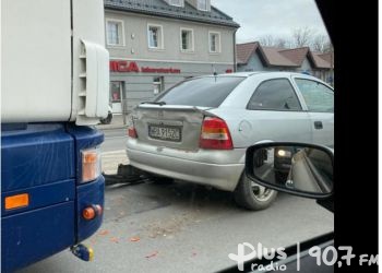 Wypadek na ulicy Słowackiego. Jedna osoba przewieziona do szpitala