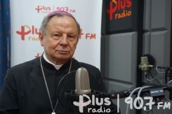 Bp Tomasik: protestujemy przeciwko takiej formie traktowania rzeczy świętych