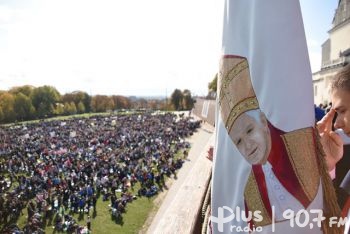 Rodzina Szkół im. Jana Pawła II: nie zgadzamy się na niszczenie i zakłamywanie spuścizny św. Jana Pawła II