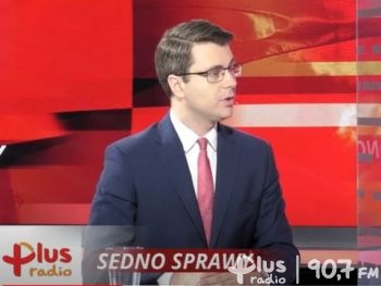 Rzecznik prasowy rządu Piotr Müller w Sednie Sprawy