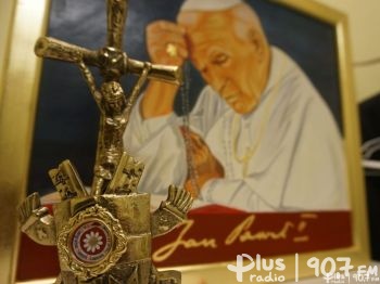 Zapalmy świece w oknach w 15. rocznicę śmierci Papieża Polaka