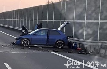 Rozbity samochód na S7 na odcinku Grójec - Radom