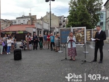 Plenerowa wystawa o historii Radomia z okazji Dnia Archiwów