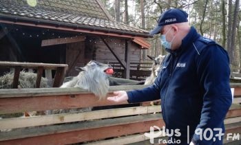 Białobrzescy policjanci dbają o zwierzęta