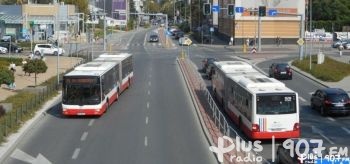Autobusy miejskie wracają do powszednich rozkładów jazdy