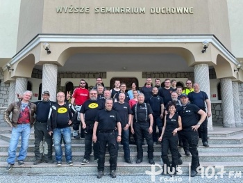 Grupa 20 motocyklistów z niemieckiej parafii w Buchdorf pielgrzymuje po Polsce