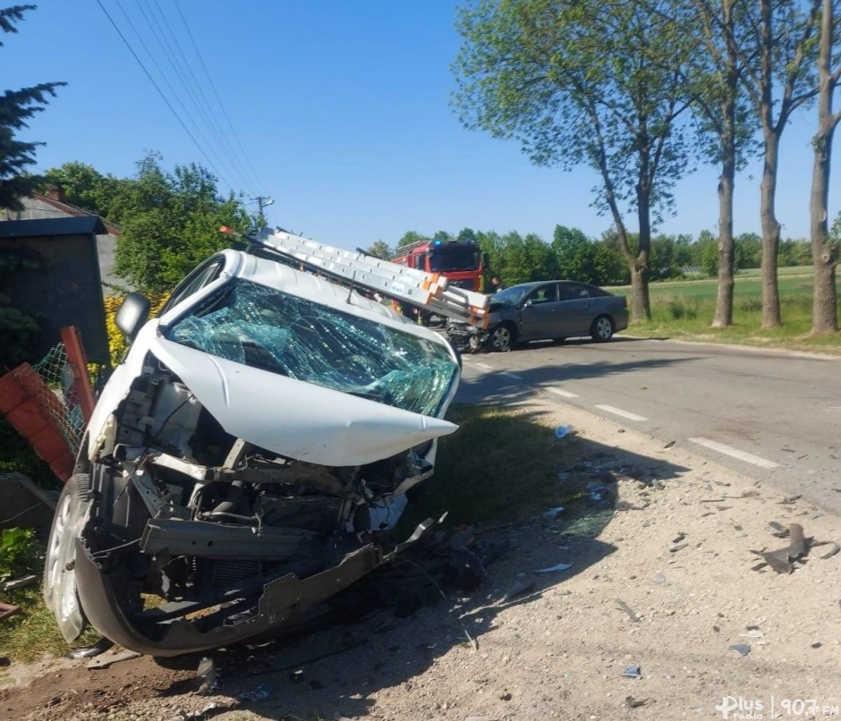 Wypadek w Gzowicach, dachowanie w Młodocinie