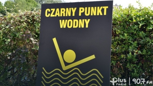 Więcej czarnych punktów nad wodą