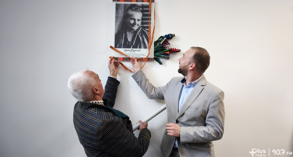 Tablica upamiętniająca Janinę Smykowską