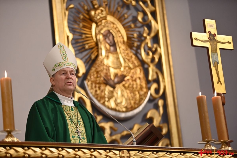 Kości&oacute;ł radomski dziękuje za 10 lat biskupiej posługi Piotra Turzyńskiego