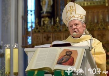 Biskup Tomasik przypomina o obowiązku Komunii Świętej wielkanocnej