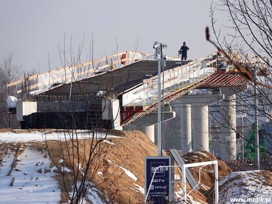 Powstają nowe kładki dla pieszych i rowerzyst&oacute;w