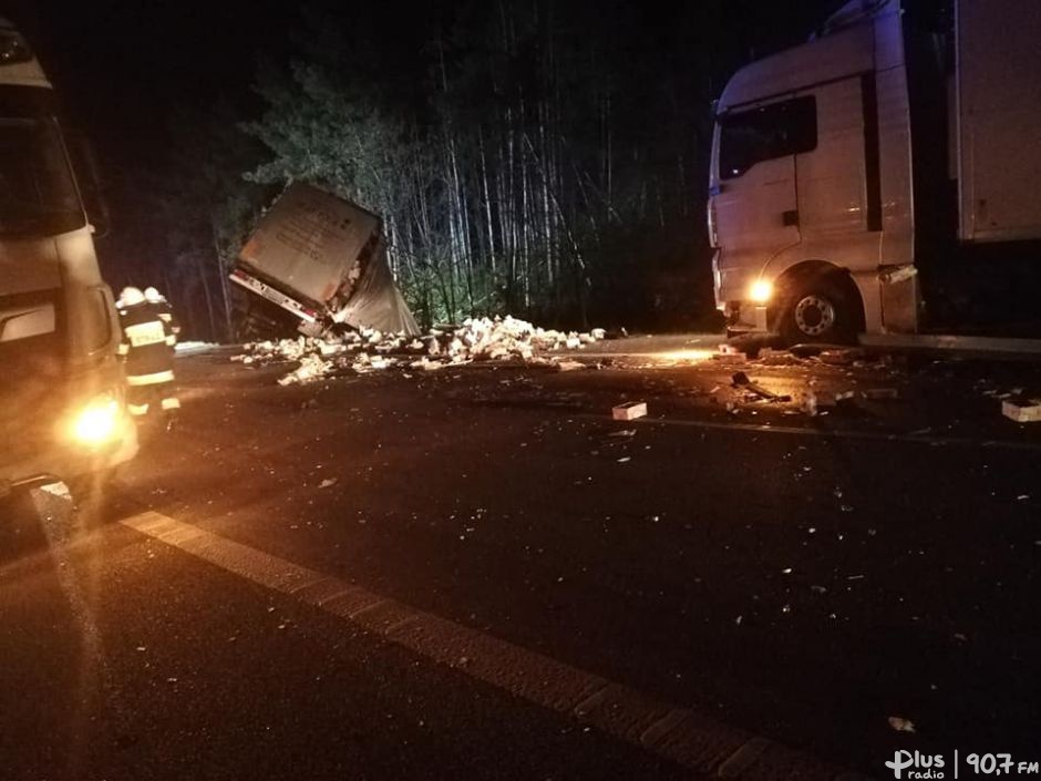 Zderzenie dwóch tirów w Słomczynie. Są utrudnienia