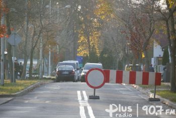 Zamknięta ulica Cmentarna w Kozienicach