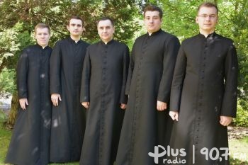 Poznajcie przyszłych księży! Prezentujemy sylwetki diakonów, którzy już w sobotę przyjmą święcenia kapłańskie