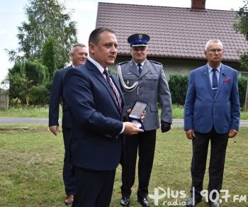 Wójt gminy Poświętne uhonorowany medalem od Rodziny Policyjnej 1939