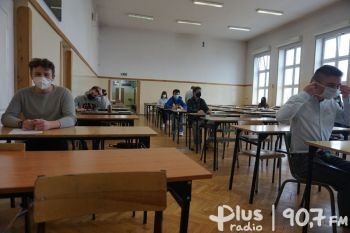 Rozpoczęły się próbne egzaminy maturalne w radomskich szkołach