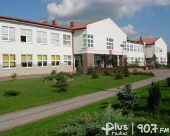 Dwie radomskie szkoły w trybie hybrydowym