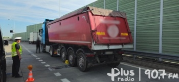 Za duża masa i naciski osi ciężarówki z destruktem asfaltowym