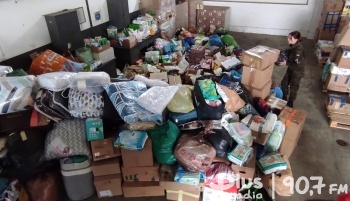 Transport uchodźców, zbiórki darów i kanapki na dworcach. Ukraińcom pomagają opocznianie