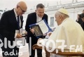 Papież Franciszek otrzymał  Medal Okolicznościowy od władz UTH