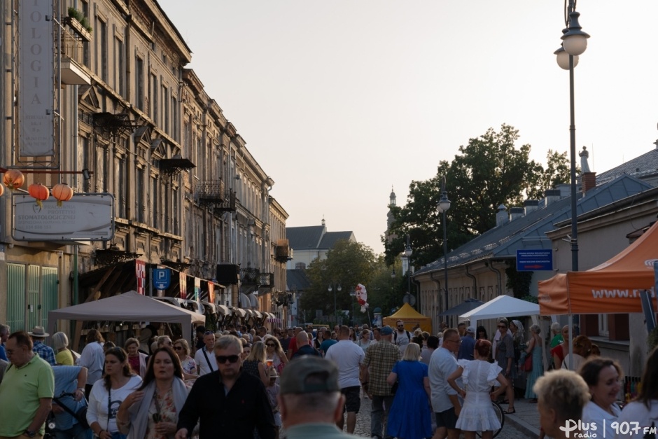 Uliczka Tradycji. Przeniesiemy się do lat 90