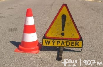 Wypadek w Żardkach. Zablokowana DW 728
