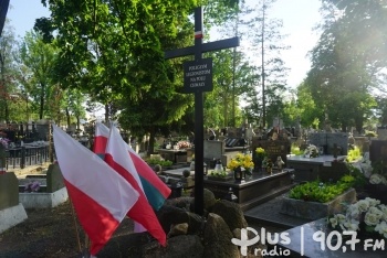 Krzyż znowu czuwa nad grobami w Kwaterze Legionistów