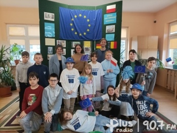 Europejscy goście w szkole w Kowali-Stępocinie