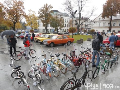 Miłośnicy zabytkowych aut i rowerów pożegnali sezon