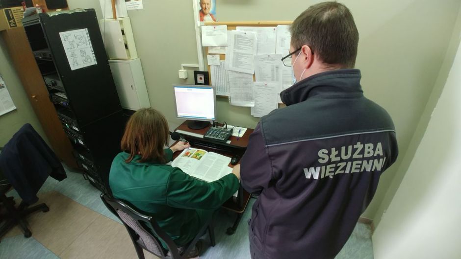 Osadzeni czytają bajki swoim dzieciom
