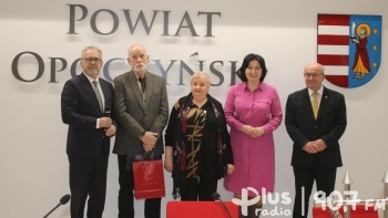 Powiat opoczyński nagrodził Andrzeja Oliwę - twórcę ikon