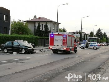 Czołowe zderzenie samochodów w Radomiu