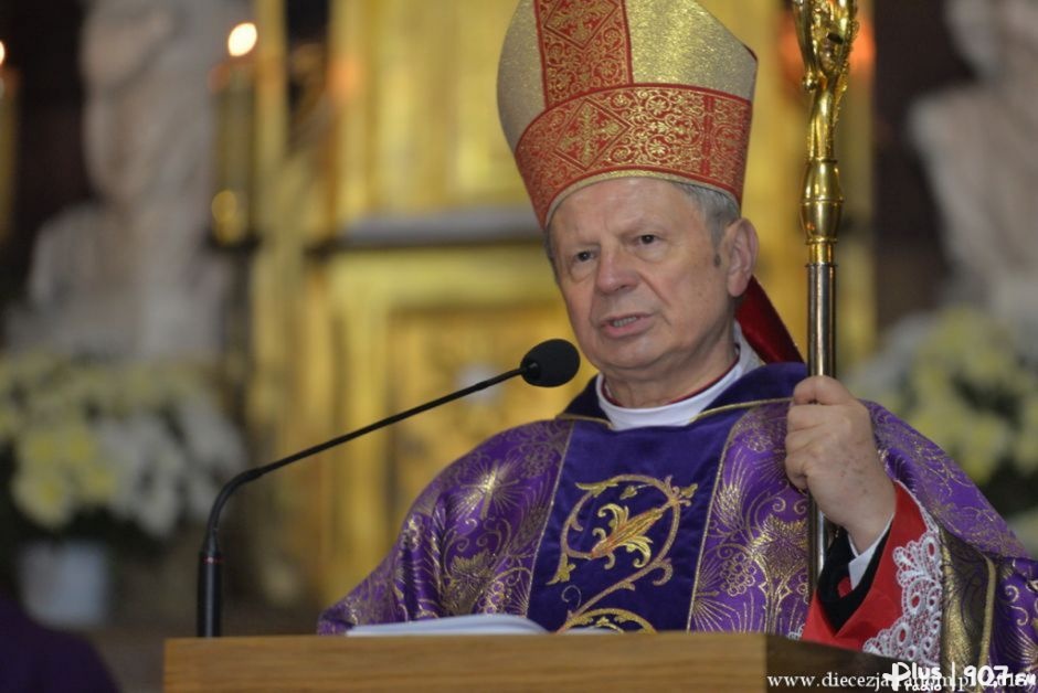 Bp Tomasik na nowy rok duszpasterski: Powiedzmy Chrystusowi o naszej miłości