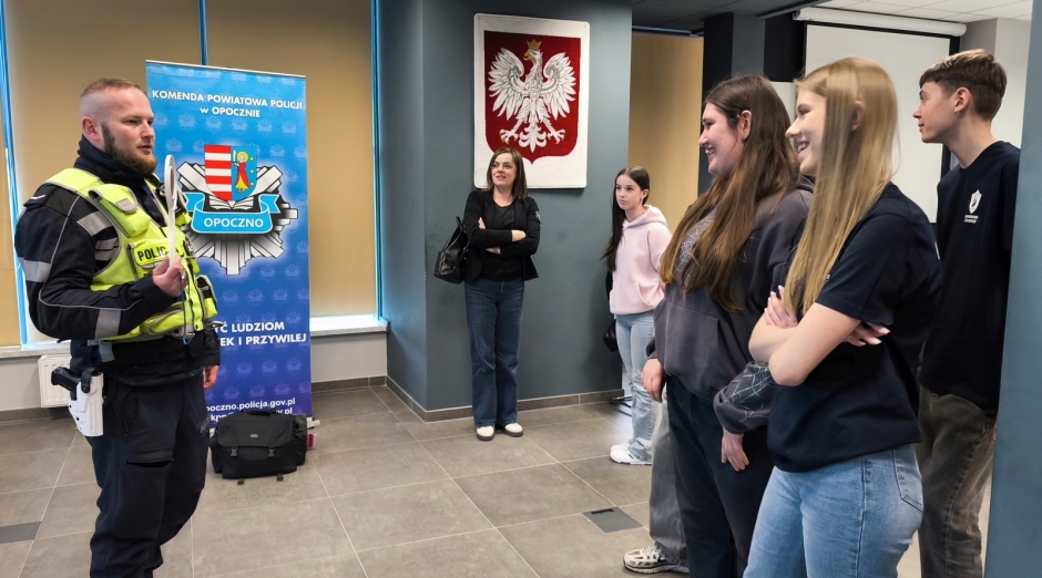 Policja zaprosiła uczni&oacute;w na dzień otwarty
