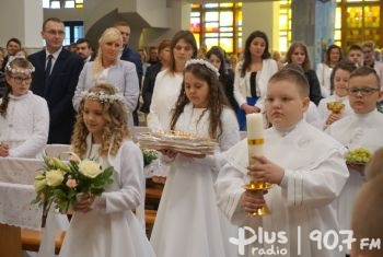 Pierwsze Komunie Święte w diecezji radomskiej po wakacjach. Choć z wyjątkami