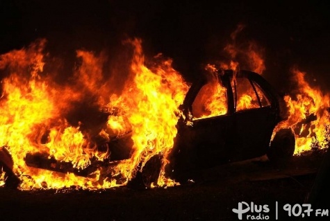 W Piotrowicach i Radomiu płonęły samochody