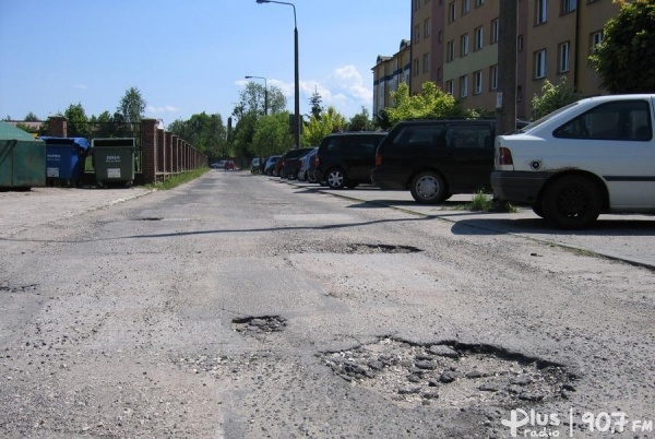 Znikną dziury na osiedlu kolejowym