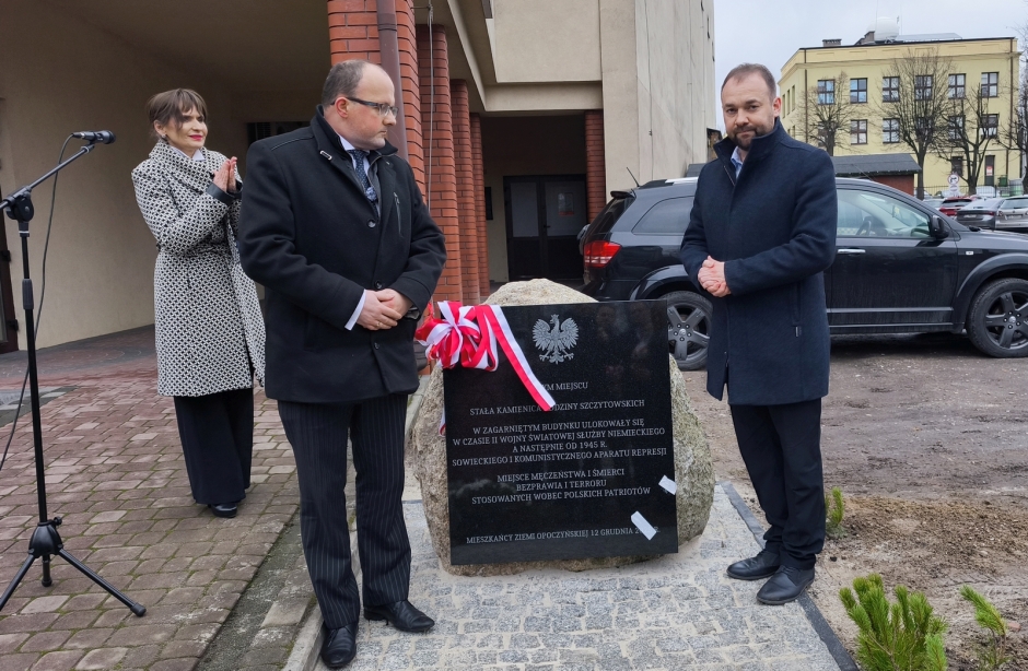 Pamiątkowa tablica w Opocznie