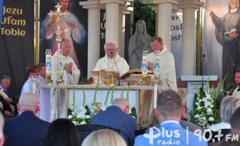 Przy kaplicy Matki Bożej Pięknej Miłości modlili się opocznianie