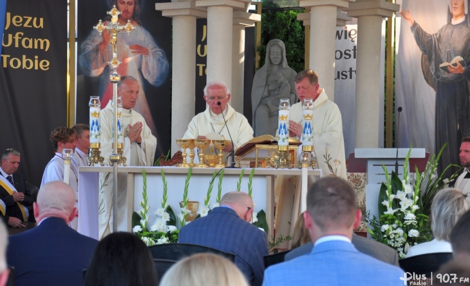 Przy kaplicy Matki Bożej Pięknej Miłości modlili się opocznianie