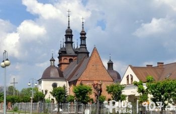 Zamknięte kościół, plebania i dom zakonny w Zwoleniu