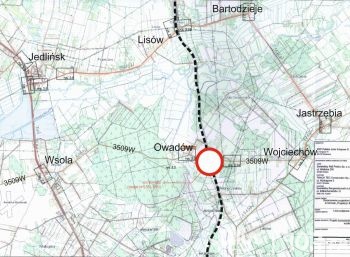 Zamknięty przejazd kolejowy w Owadowie