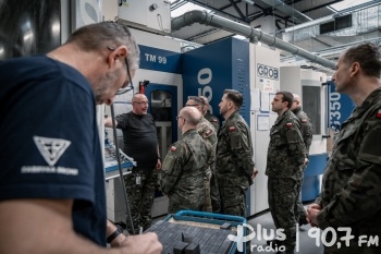 Wizyta przyszłych attaché obrony w radomskiej Fabryce Broni