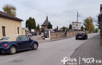 Zmiany organizacji ruchu przy cmentarzach w Opocznie i Końskich